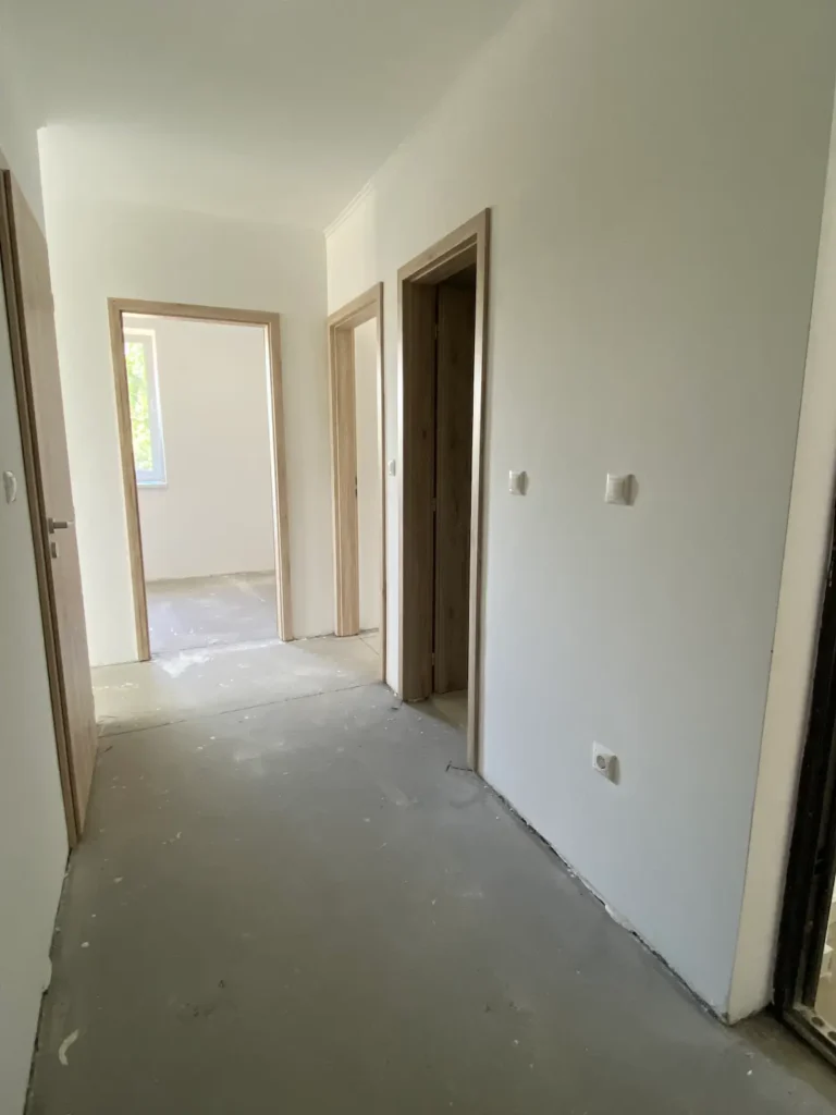 Lakás közlekedő helyiség