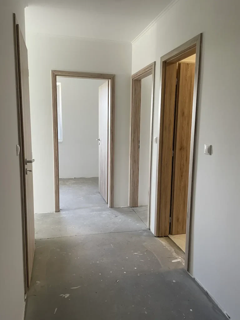 Lakás közlekedő helyiség